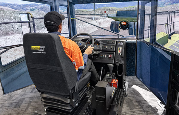 Simulator for Komatsu HD1500-7 Haul Truck