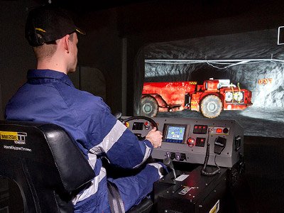 Simulateur pour le camion souterrain Sandvik TH545i